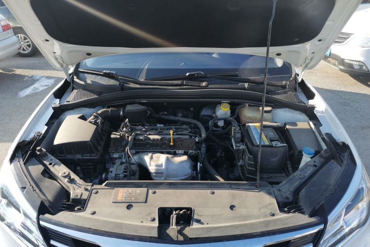 荣威i5 2020款 1.5L 手动4G互联领豪版机舱底盘24