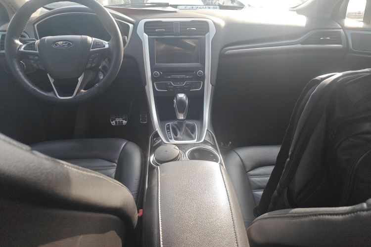 福特 蒙迪欧 2013款 1.5L GTDi180时尚型中控内饰12