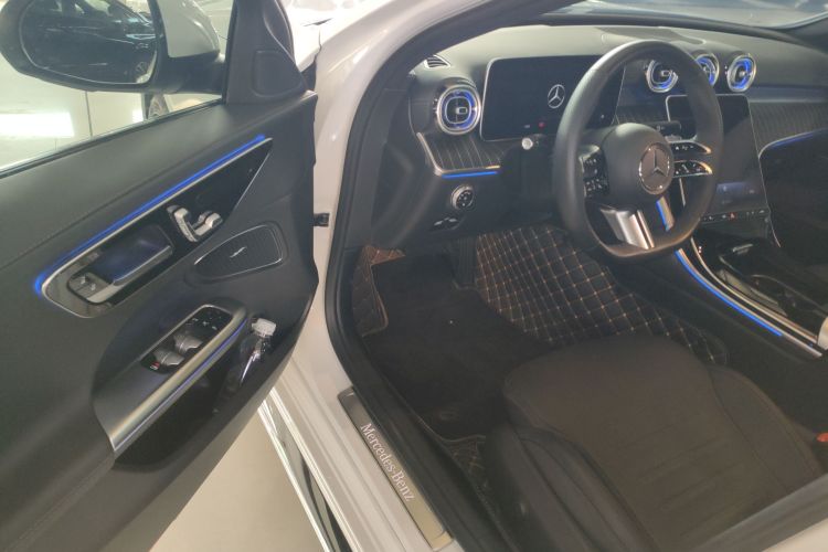 奔驰C级 2023款 改款 C 260 L 运动版中控内饰7003