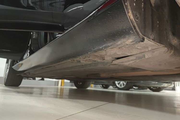 奔驰E级 2017款 E 200 L 4MATIC局部细节9001