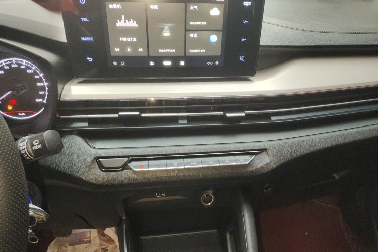 吉利汽车 远景X3 2021款 PRO 1.5L 手动精英型中控内饰16