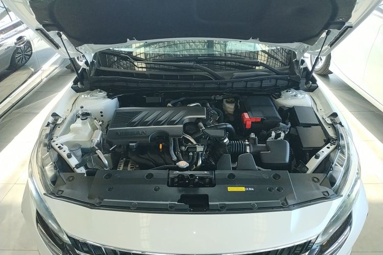 日产 天籁 2022款 2.0L XL-Upr 优享版机舱底盘24