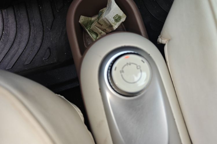 五菱汽车 宏光MINIEV 2025款 四门版 进阶款中控内饰18