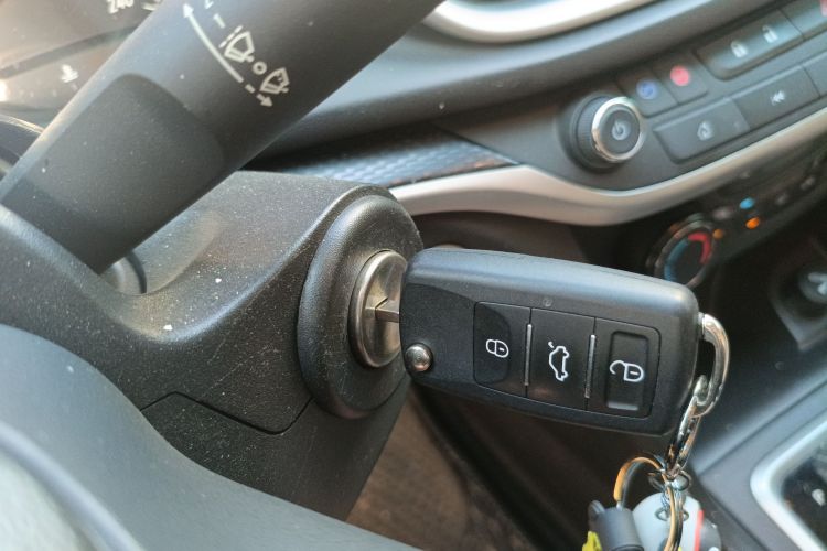 别克 英朗 2021款 改款 典范 1.5L 自动精英型中控内饰11