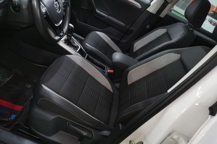 大众 T-ROC探歌 2019款 230TSI DSG两驱进取型 国VI局部细节19