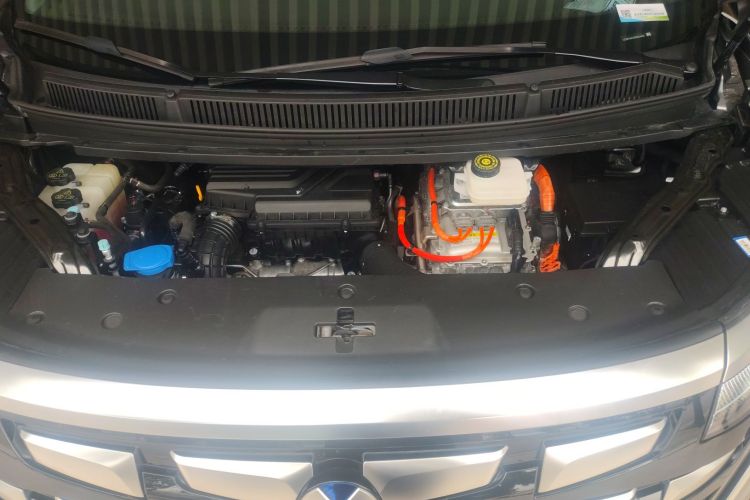 腾势D9 2022款 DM-i 1040 尊贵型机舱底盘24