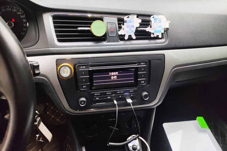 大众 朗逸 2017款 1.6L 手动风尚版中控内饰16