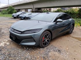 比亚迪 汉L 2025款 DM-p 四驱激光雷达旗舰型