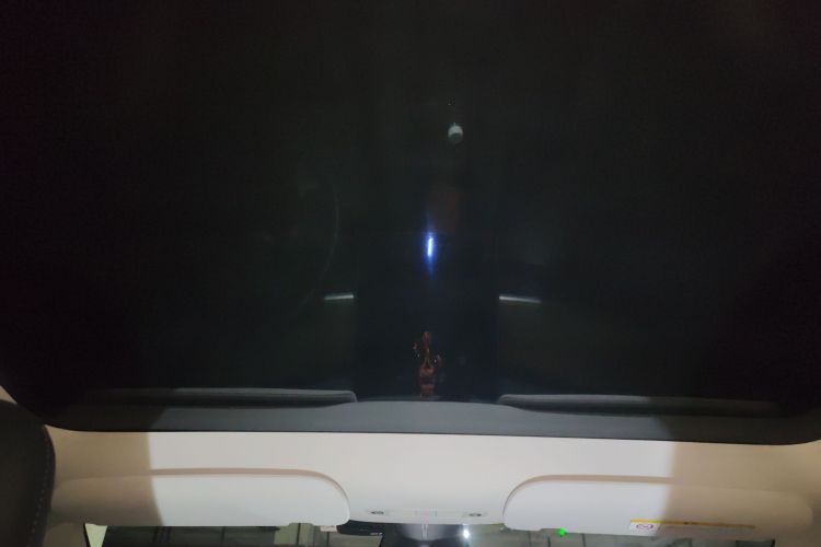 特斯拉 Model Y 2021款 标准续航后驱版中控内饰22