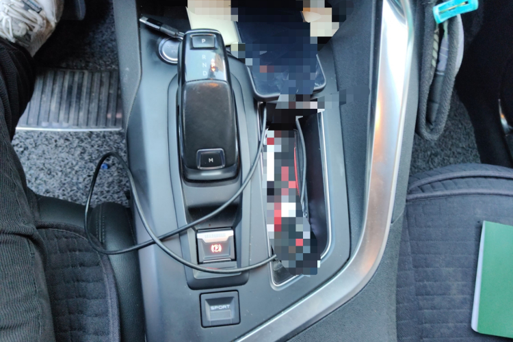 标致5008 2017款 350THP 7座无界版中控内饰18