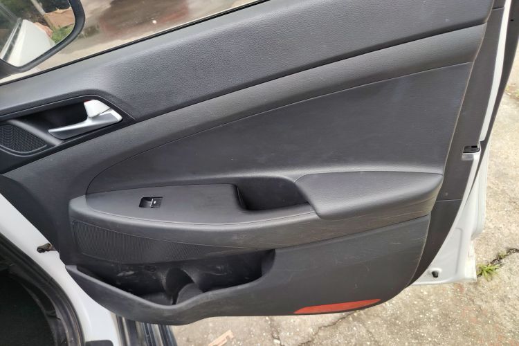 现代 途胜 2018款 1.6T 双离合两驱15周年特别版中控内饰42