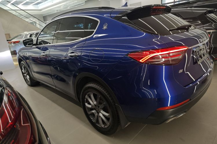 玛莎拉蒂 Levante 2021款 3.0T 标准版车身外观6003