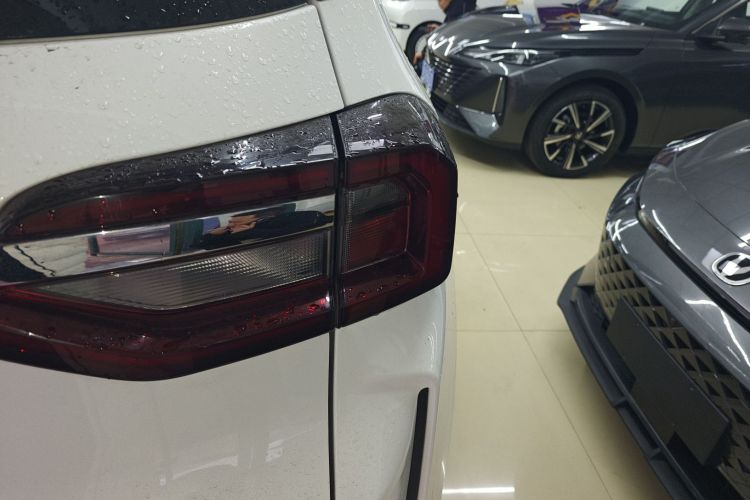 凯翼 炫界Pro 2021款 1.5L 手动劲酷版车身外观9