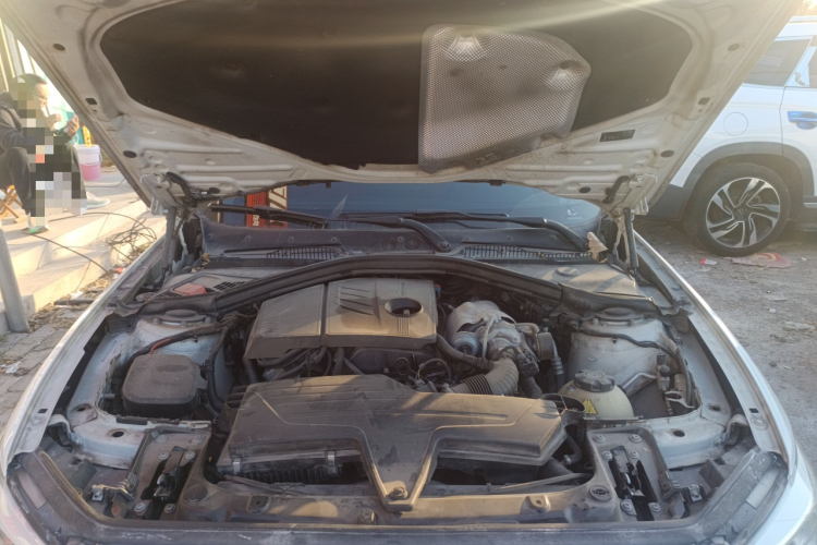 宝马1系(进口) 2015款 120i 领先型机舱底盘24