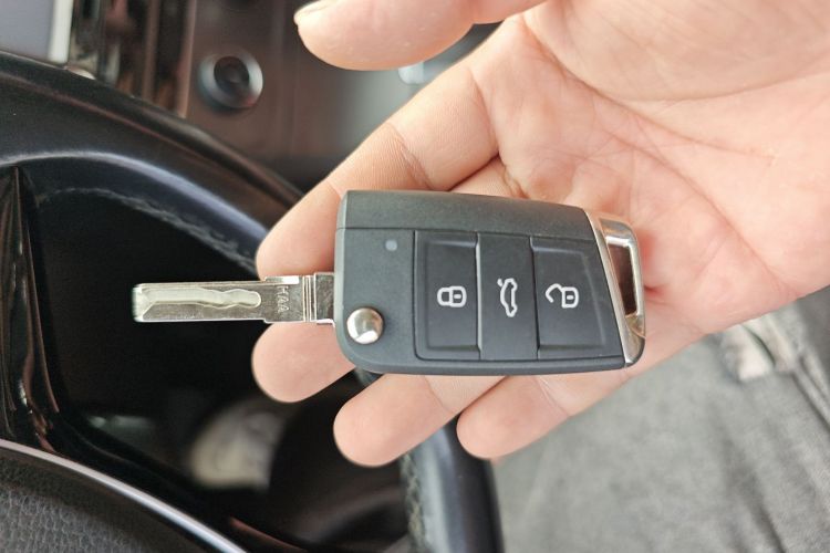 大众 高尔夫 2016款 1.6L 自动舒适型中控内饰7001