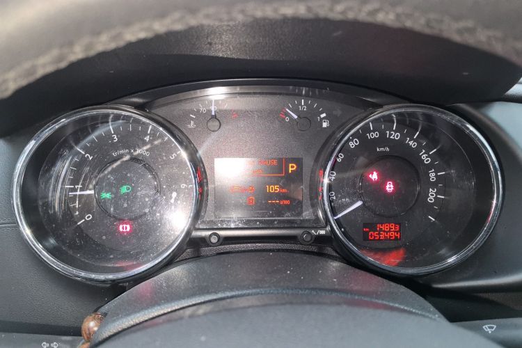 标致3008 2013款 1.6THP 自动至尚版中控内饰14