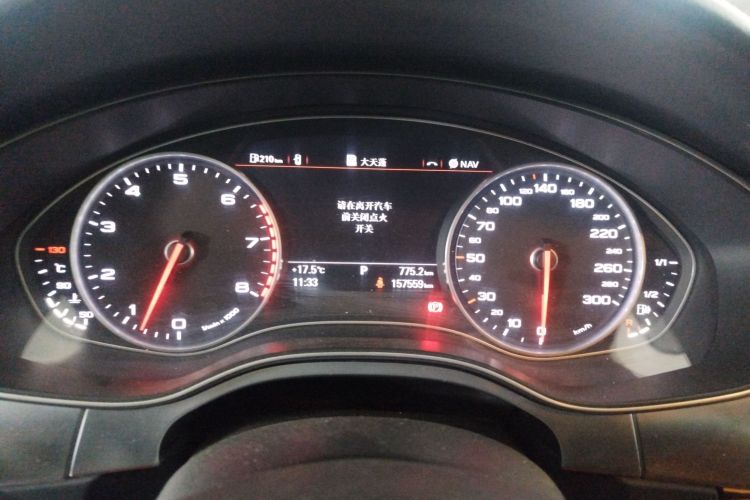 奥迪A6L 2015款 35 FSI quattro 技术型中控内饰14