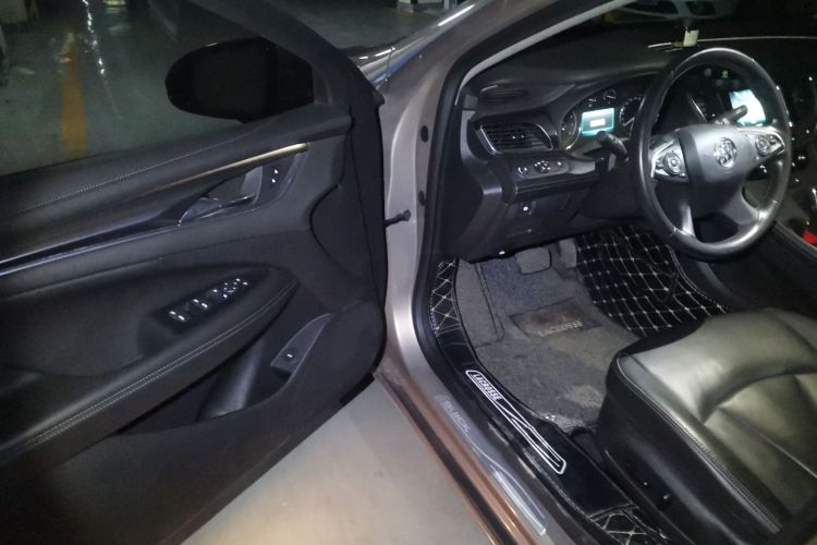 别克 君越 2018款 20T 精英型中控内饰20