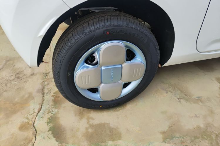 吉利银河 2024款 熊猫mini 200km 耐力熊车身外观6008