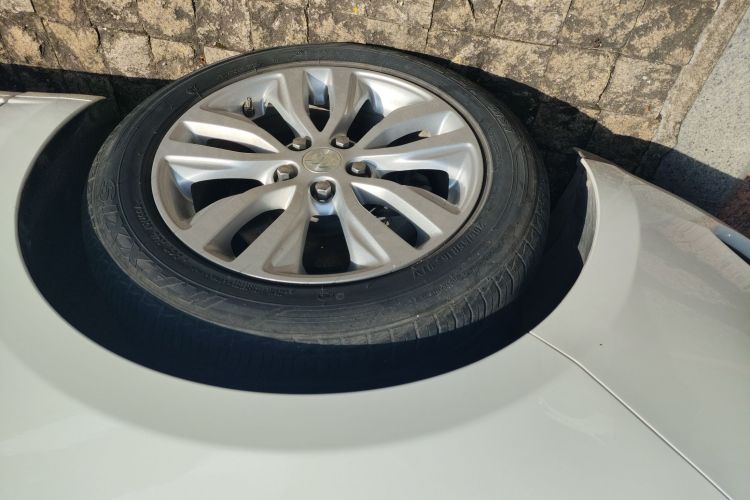 别克 英朗 2021款 改款 典范 1.5L 自动精英型车身外观6007