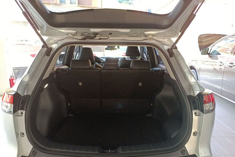 丰田 锋兰达 2023款 2.0L 智能电混双擎 豪华版局部细节23