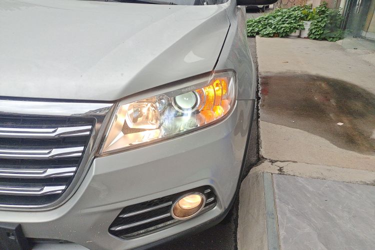 哈弗H6 2021款 运动版 1.5T 手动精英智联型 U型格栅局部细节36