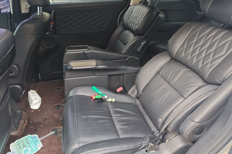 本田 艾力绅 2019款 2.0L 混动豪华版中控内饰7004