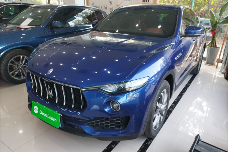 玛莎拉蒂 Levante 2019款 3.0T 标准版 国VI车身外观1