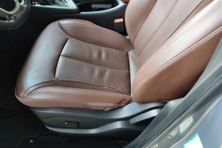 别克GL6 2019款 18T 6座互联豪华型 国V中控内饰19