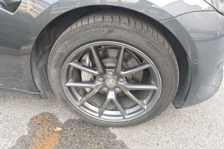 特斯拉 Model 3 2022款 后轮驱动版车身外观6007