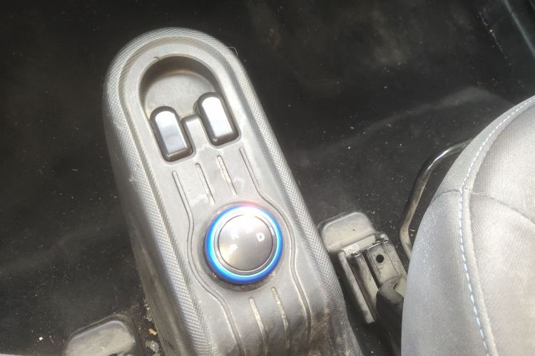 五菱汽车 宏光MINIEV 2021款 马卡龙时尚款 三元锂中控内饰18