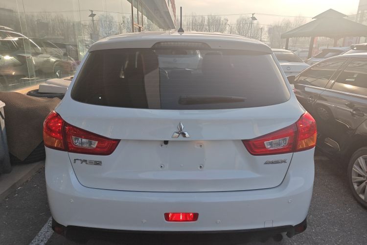 三菱 劲炫ASX 2013款 2.0L CVT两驱精英版车身外观6