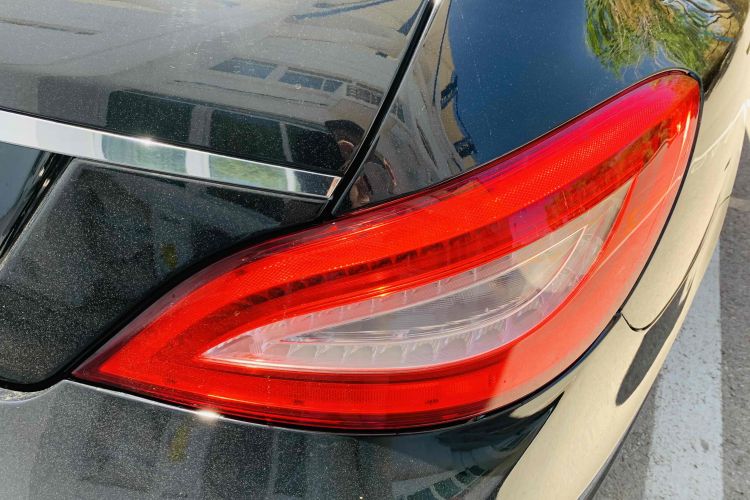 奔驰CLS 2013款 CLS 350 猎装时尚型车身外观9