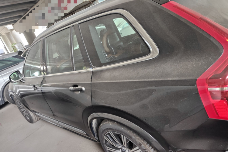 沃尔沃XC90 2023款 B6 智雅豪华版 7座车身外观4