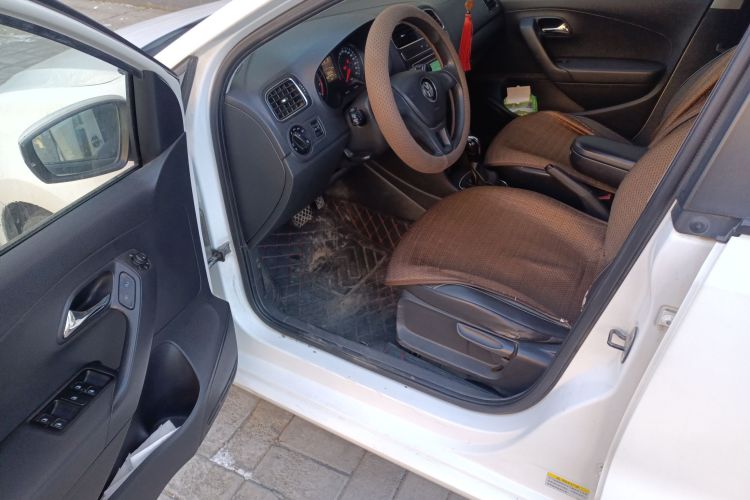 大众 Polo 2014款 1.4L 自动舒适版中控内饰20