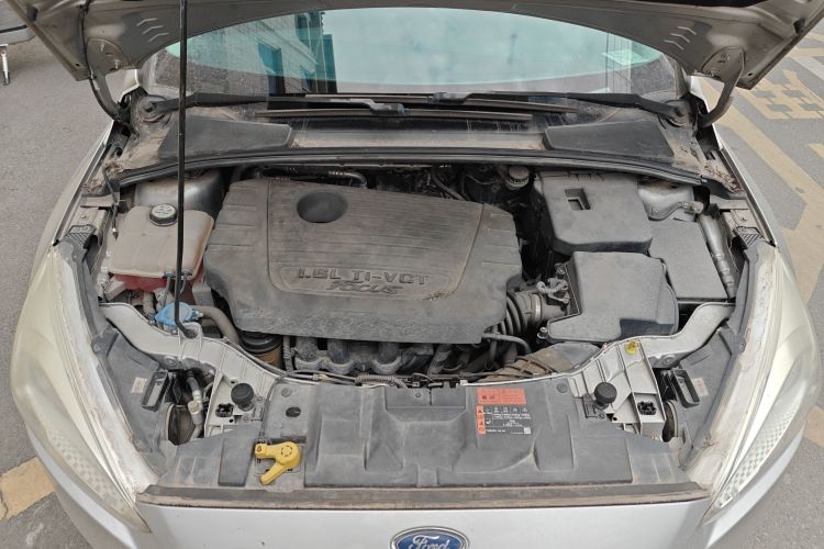 福特 福克斯 2015款 三厢 1.6L 自动风尚型局部细节24