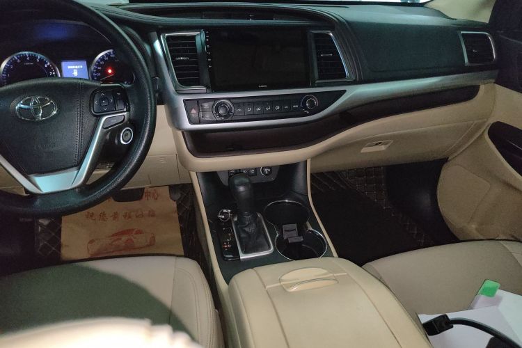 丰田 汉兰达 2018款 2.0T 两驱精英版 5座 国V中控内饰16