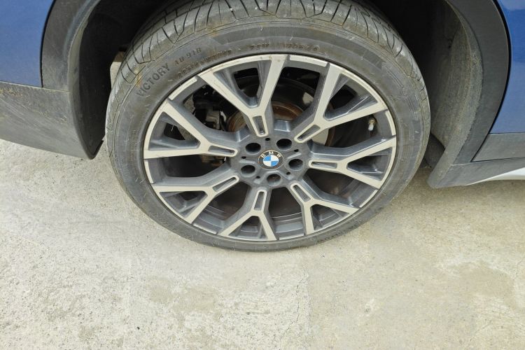 宝马X1 2020款 xDrive25Li 尊享型车身外观6007