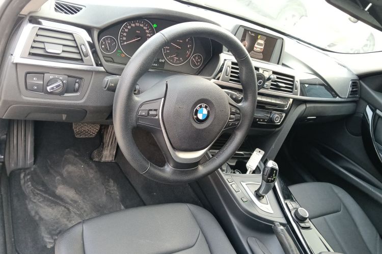 宝马3系 2016款 316Li 时尚型中控内饰7002