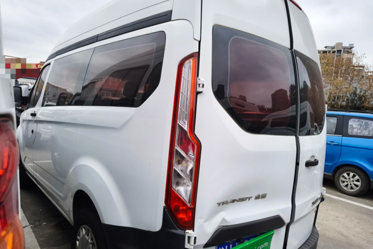 福特 全顺 2017款 2.0T柴油多功能商用车短轴中顶国V车身外观6003