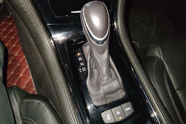 凯迪拉克ATS-L 2017款 28T 时尚型中控内饰18