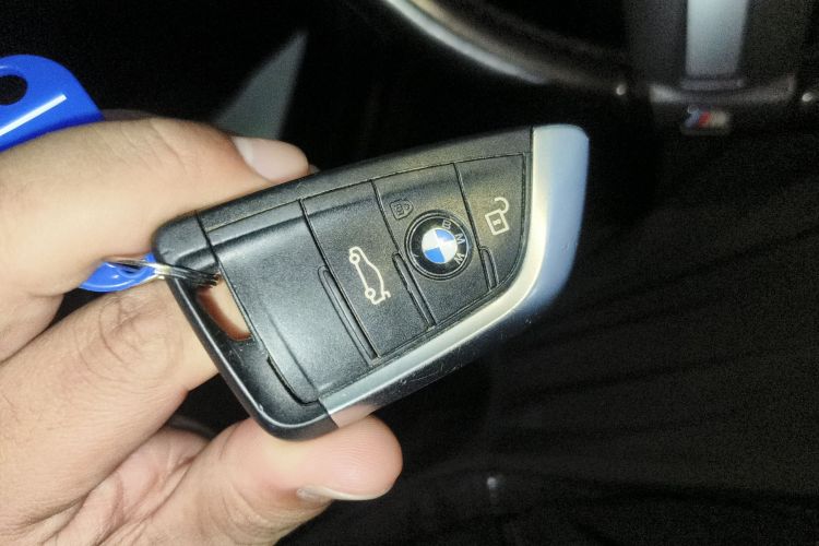 宝马1系 2020款 120i M运动套装中控内饰7001