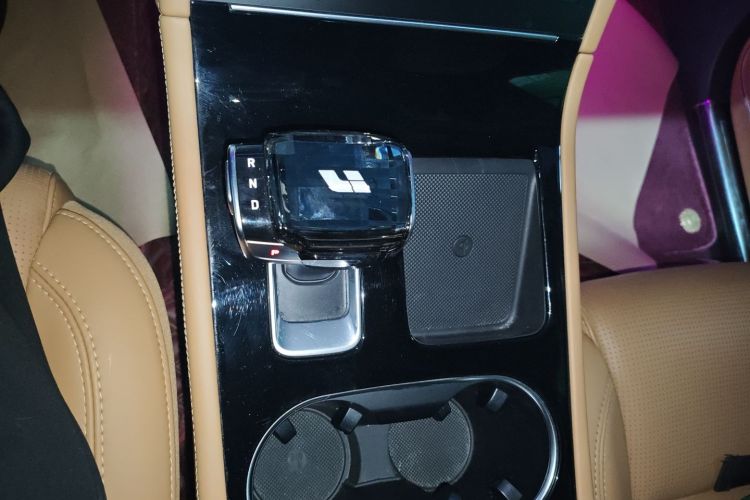 理想汽车 理想ONE 2021款 增程6座版中控内饰18