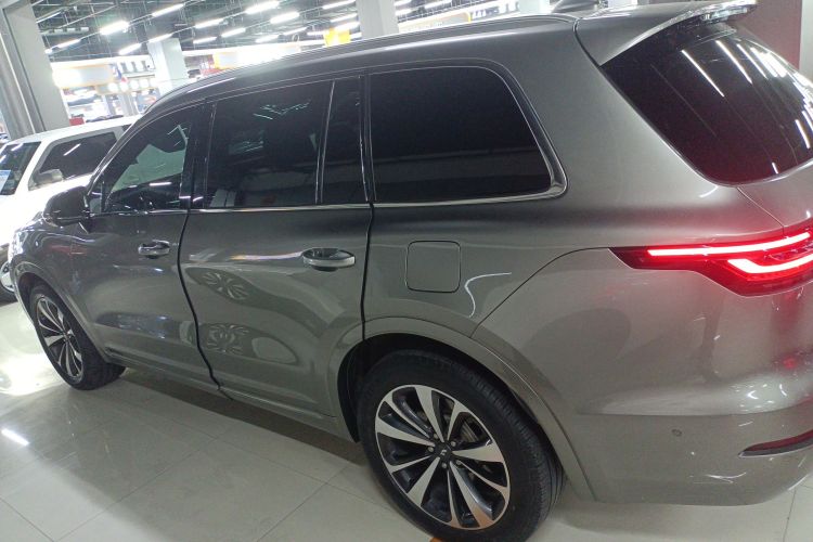 理想汽车 理想ONE 2021款 增程6座版车身外观4