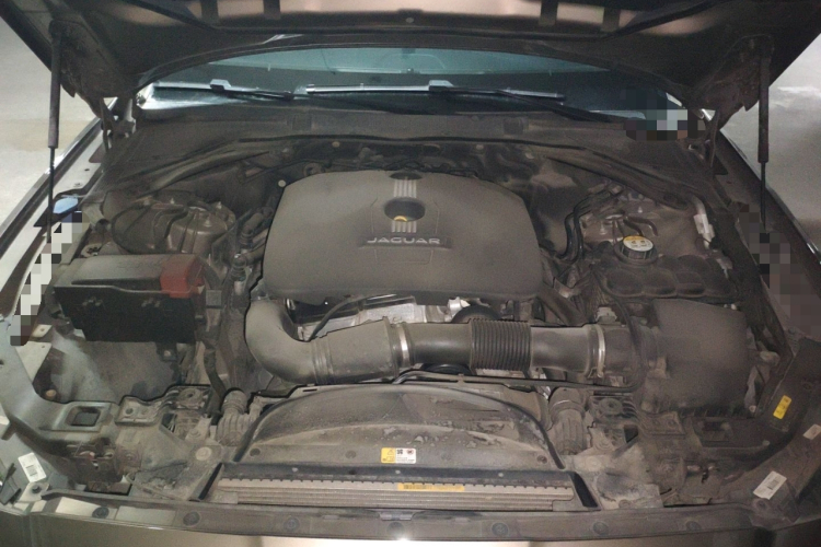 捷豹XFL 2017款 XFL 2.0T 240PS 奢华版局部细节24