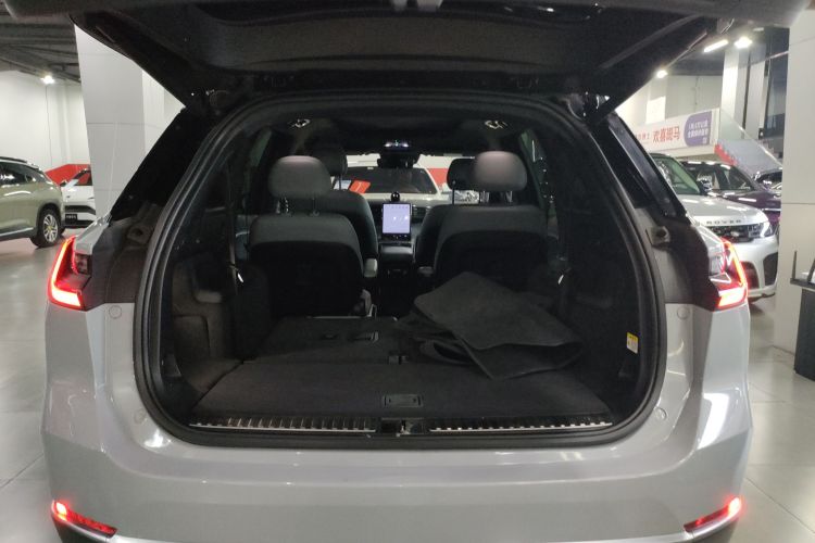 蔚来ES8 2020款 580KM 六座版机舱底盘23