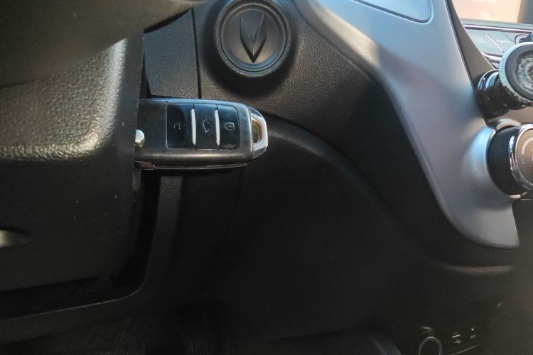 长安CS35 2016款 1.6L 自动豪华型 国IV中控内饰11