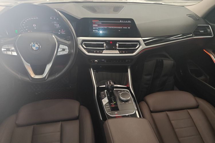 宝马3系 2020款 320i 运动套装中控内饰16