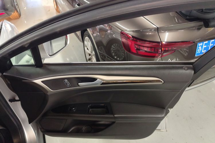 福特 蒙迪欧 2013款 2.0L GTDi200时尚型中控内饰7005