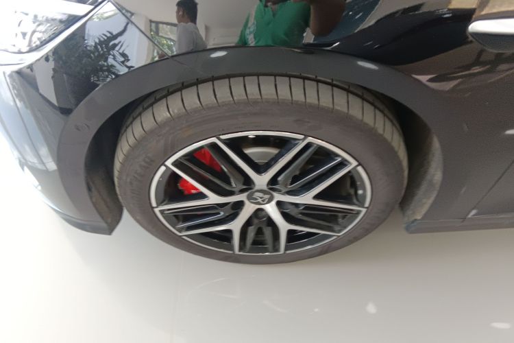 比亚迪 汉L 2025款 EV 四驱激光雷达旗舰型车身外观6007